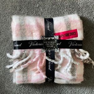 Vctoria Secret plaid scarf